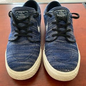 Nike Stefan Janoski Cork-Sole Canvas Skate shoe. Men’s US 10.5, Good condition.